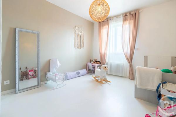 Maison à vendre  8 pièces - 236 m 2   VIGNEUX SUR SEINE  - 91