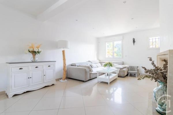 Maison à vendre  8 pièces - 236 m 2   VIGNEUX SUR SEINE  - 91