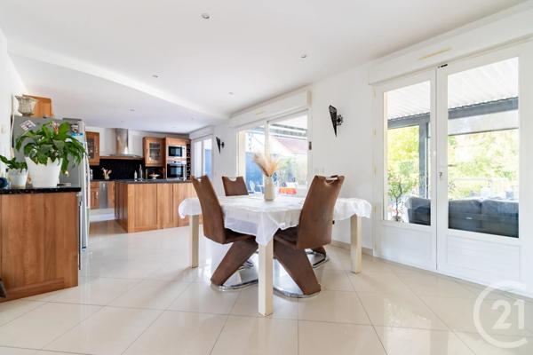 Maison à vendre  8 pièces - 236 m 2   VIGNEUX SUR SEINE  - 91
