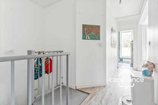 Appartement duplex 5 pièces de 94 m² avec terrasse plein sud à Maurepas
