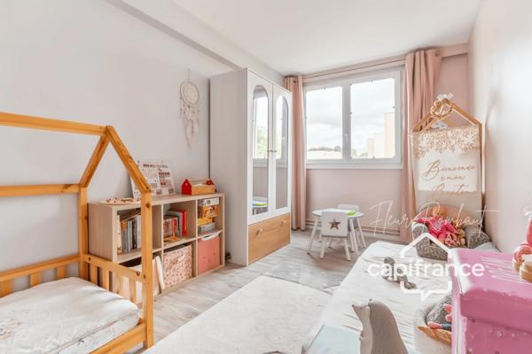 Appartement duplex 5 pièces de 94 m² avec terrasse plein sud à Maurepas