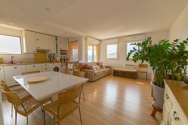 Appartement Le Cannet 3 pièce(s) dernier étage vue dégagée