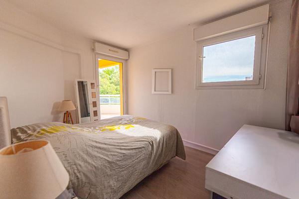 Appartement Le Cannet 3 pièce(s) dernier étage vue dégagée