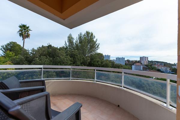 Appartement Le Cannet 3 pièce(s) dernier étage vue dégagée