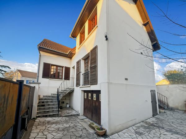 Maison 6 pièces, 3 chambres 142 m² de parcelle