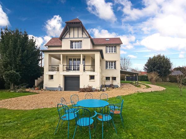 Maison 6 pièces, 142m² et 1822m² de parcelle