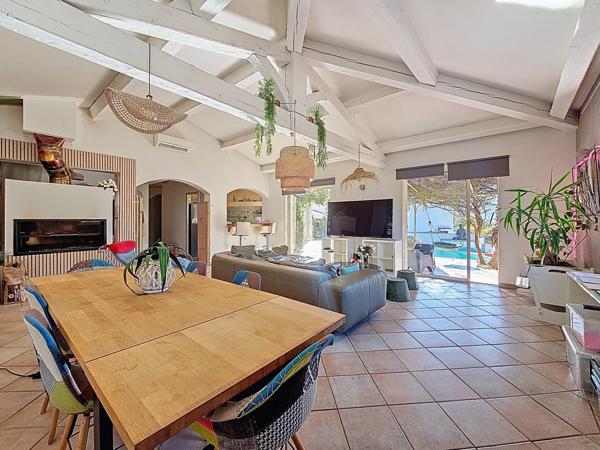 - Villa Familiale 136m² avec Piscine au Castellet - Cadre de Rêve sur 1496m²