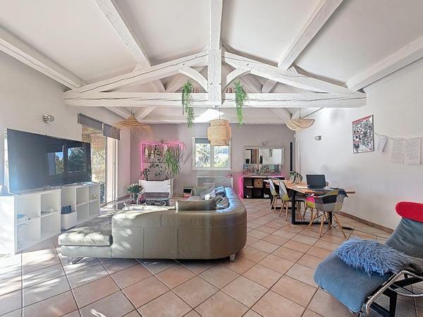 - Villa Familiale 136m² avec Piscine au Castellet - Cadre de Rêve sur 1496m²