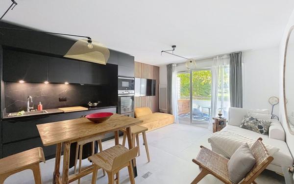 Appartement à vendre    2 pièces • 43 m2 Bayonne