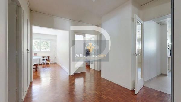 Vente                                                      Appartement
                        
                     5 pièces                      118 m2                     à Marly-le-Roi