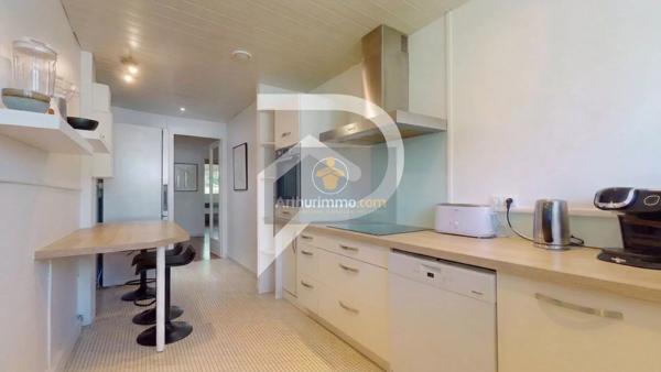 Vente                                                      Appartement
                        
                     5 pièces                      118 m2                     à Marly-le-Roi