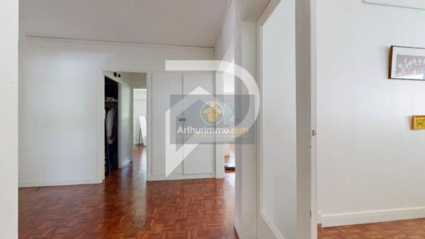 Vente                                                      Appartement
                        
                     5 pièces                      118 m2                     à Marly-le-Roi