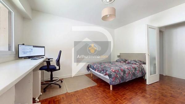 Vente                                                      Appartement
                        
                     5 pièces                      118 m2                     à Marly-le-Roi