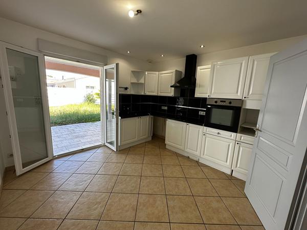 LES SORINIERES : Maison contemporaine au calme avec 3 chambres et garage