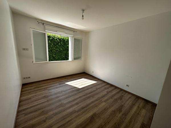 LES SORINIERES : Maison contemporaine au calme avec 3 chambres et garage
