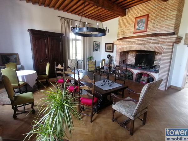 Propriete
                                                                                                                                                                                                                                                                                                                        10 pièce(s)                                                                                                                                                                                                          4 chambre(s)                                                                                                                                                                                                          378  m²