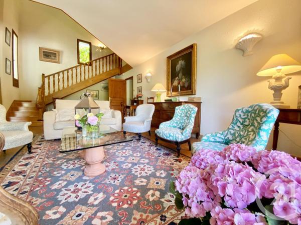 Maison à vendre  7 pièces - 208,56 m2 BELLEY - 01