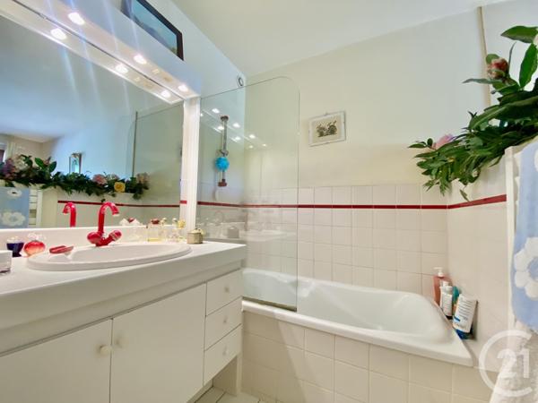 Maison à vendre  7 pièces - 208,56 m2 BELLEY - 01