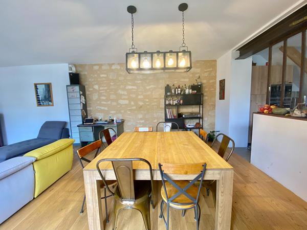 Belle maison familiale en pierres, coeur de Doué-la-Fontaine