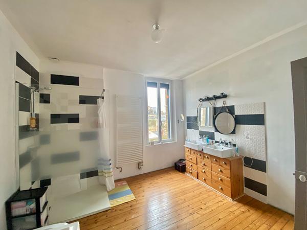 Belle maison familiale en pierres, coeur de Doué-la-Fontaine