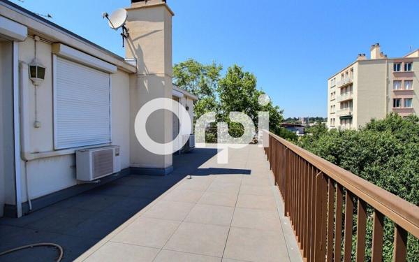 Appartement à vendre    3 pièces • 77 m2 Marseille 10