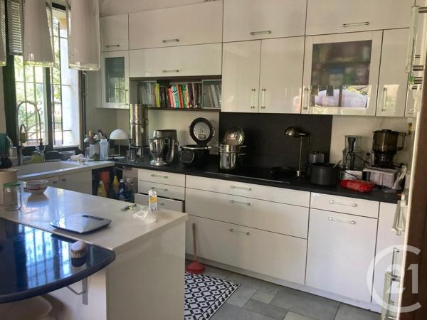 Maison à vendre  18 pièces - 222 m 2   SAVIGNY SUR ORGE  - 91