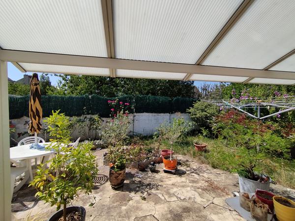 Maison plain pied proche commerces, Fil Bleu, gare TGV, écoles, crèche