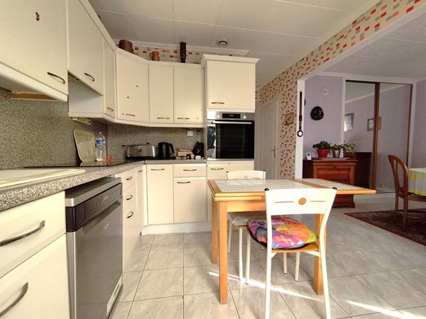 Maison plain pied proche commerces, Fil Bleu, gare TGV, écoles, crèche