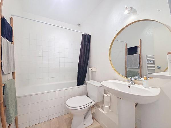 Castanet-Tolosan - Proche commodités - T4 Duplex à vendre en Dernier Étage - Terrasse 44 m² Plein Sud + Garage + cellier + parking