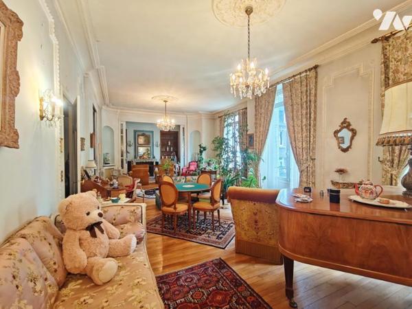 APPARTEMENT A VENDRE A REIMS - Hyper Centre - A proximité de la Cathédrale 