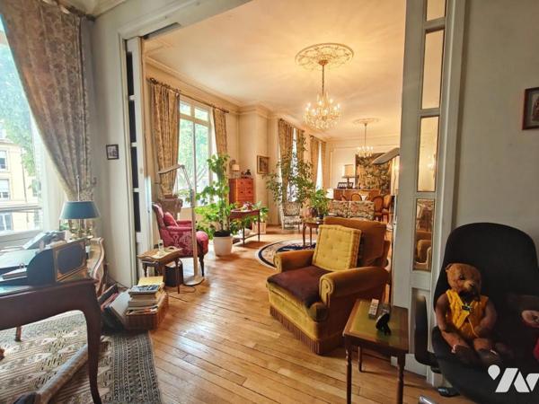 APPARTEMENT A VENDRE A REIMS - Hyper Centre - A proximité de la Cathédrale 