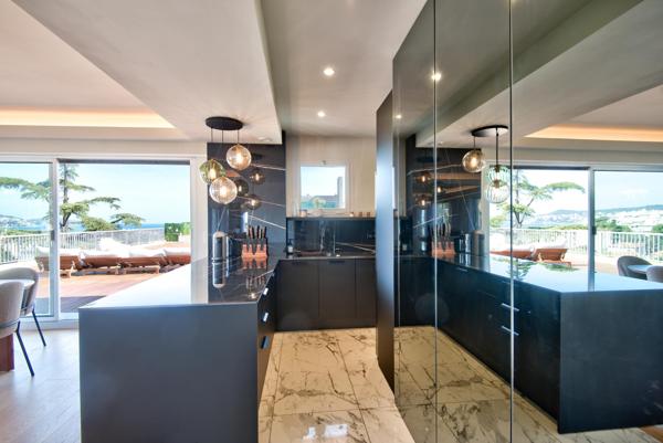 Appartement F4 à vendre  4 pièces - 150,05 m2 NICE - 06