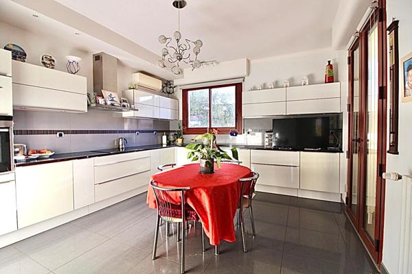 Maison d'exception en coeur de ville 400 m² habitables sur un parc de 1 200 m²