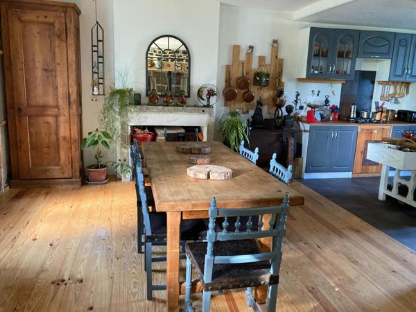 Maison - 7 pièces - 190m²