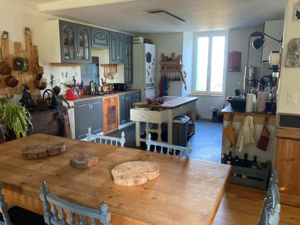 Maison - 7 pièces - 190m²