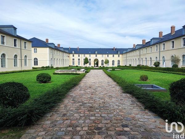 Location appartement 2 pièces 42 m² Compiègne