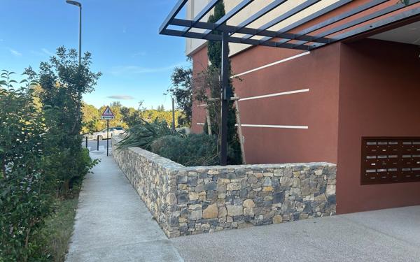 Appartement à vendre    2 pièces • 46,70 m2 Nîmes