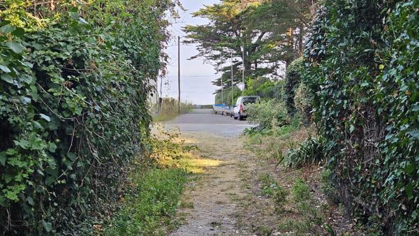 Accès mer au bout de la venelle, proche centre