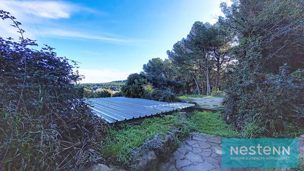 Spécial investisseur : St-Mitre les Remparts, Immeuble loué (8 lots)