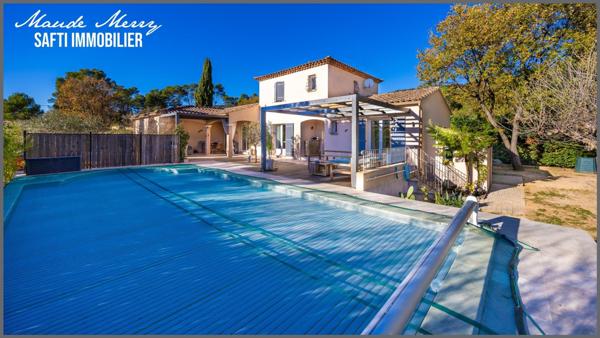 Villa parfaitement entretenue - 3 chambres dont une suite parentale de plain-pied - piscine - terrasse couverte - garage et abri voiture - terrain de 1650 m2 - au calme et sans vis-à-vis