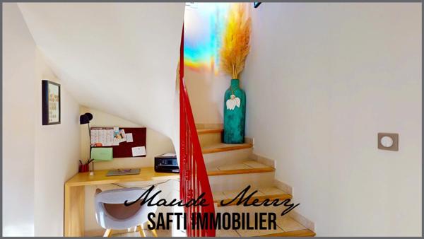 Villa parfaitement entretenue - 3 chambres dont une suite parentale de plain-pied - piscine - terrasse couverte - garage et abri voiture - terrain de 1650 m2 - au calme et sans vis-à-vis