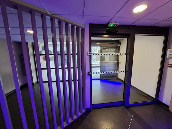 ANNEMASSE - Quartier CHABLAIS-PARC - Murs commerciaux centre