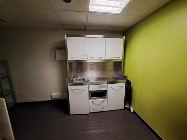 ANNEMASSE - Quartier CHABLAIS-PARC - Murs commerciaux centre