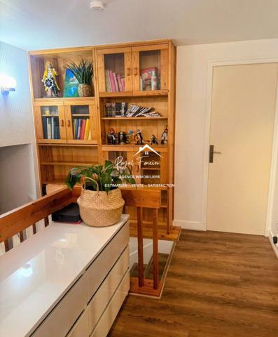 Secteur TARGE ! Vue sur le jardin avec sa piscine et sa terrasse