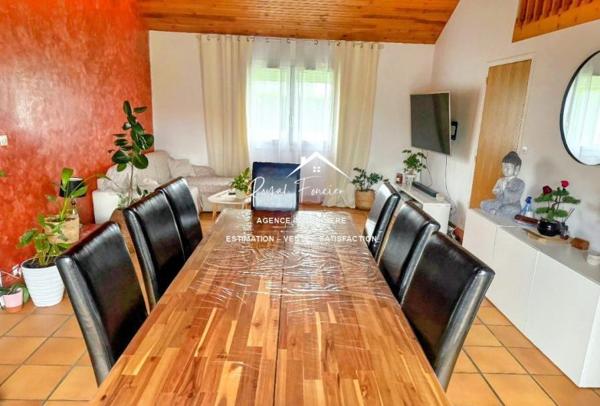 Secteur TARGE ! Vue sur le jardin avec sa piscine et sa terrasse