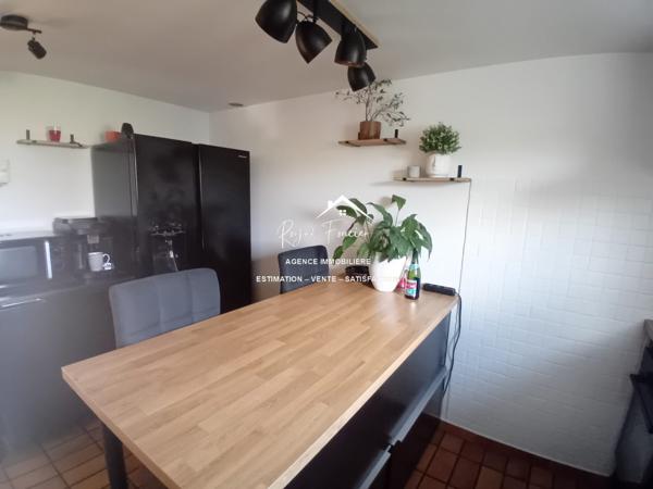 Secteur TARGE ! Vue sur le jardin avec sa piscine et sa terrasse