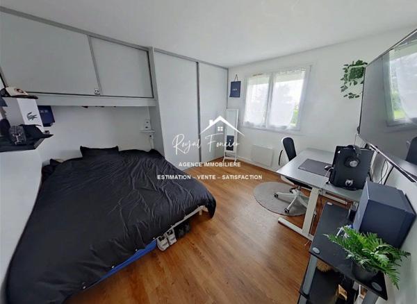 Secteur TARGE ! Vue sur le jardin avec sa piscine et sa terrasse