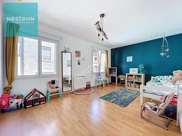 Maison de village rénovée, 196m², 5 chambres, jardin vue Pyrénées et garage, 5 min Villefranche de Lauragais