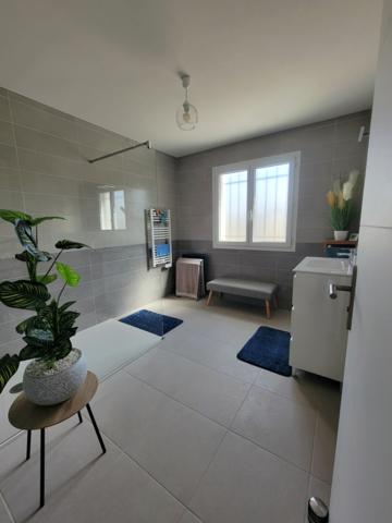 Construction neuve 2 chambres sur grand terrain toutes garanties