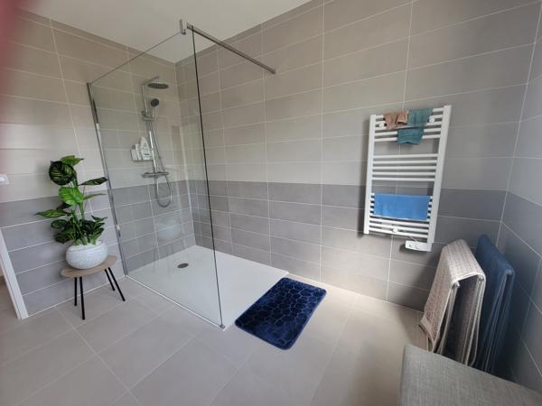 Construction neuve 2 chambres sur grand terrain toutes garanties